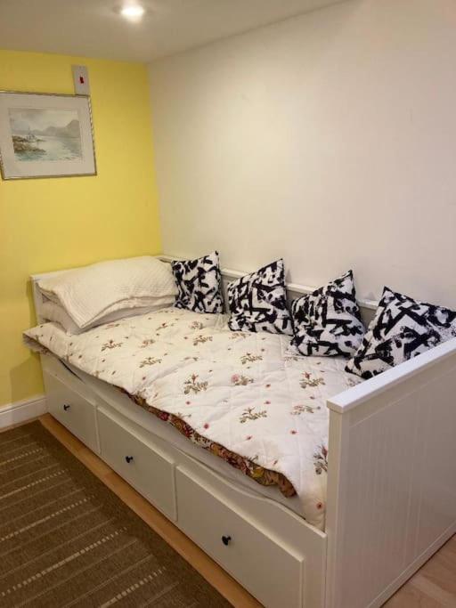 Studio Annexe With Separate Shower Room Broadhempston Buitenkant foto